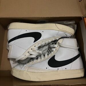 Nike blazer mid 77